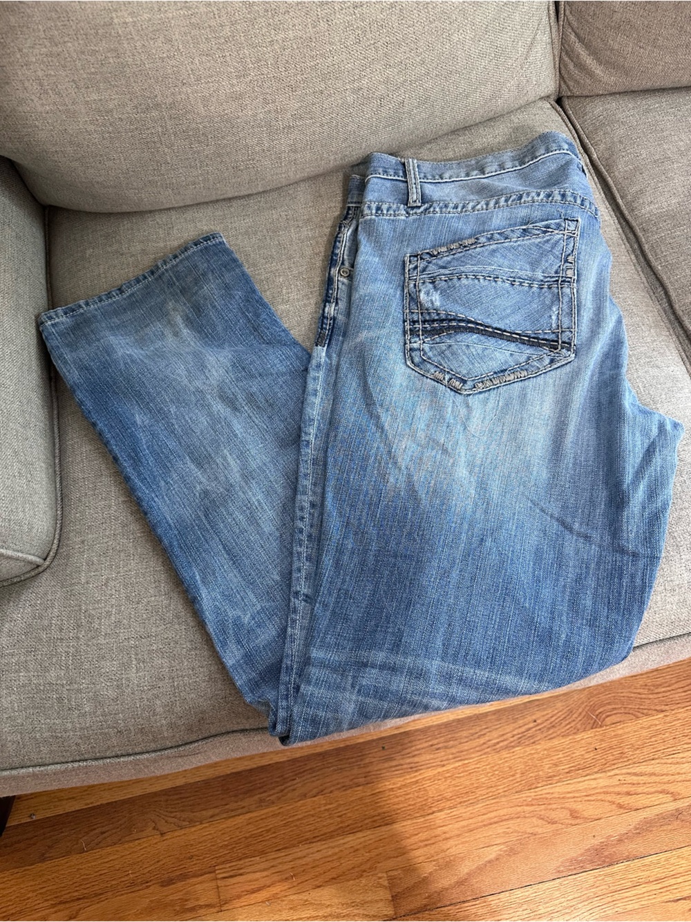Buckle Men’s Light Blue Relaxed Jeans